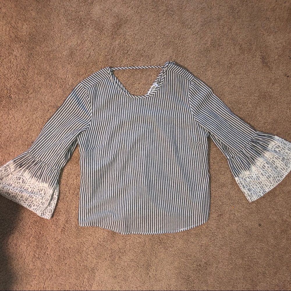 B&W Striped Long Sleeve Shirt w Lace Sleeves